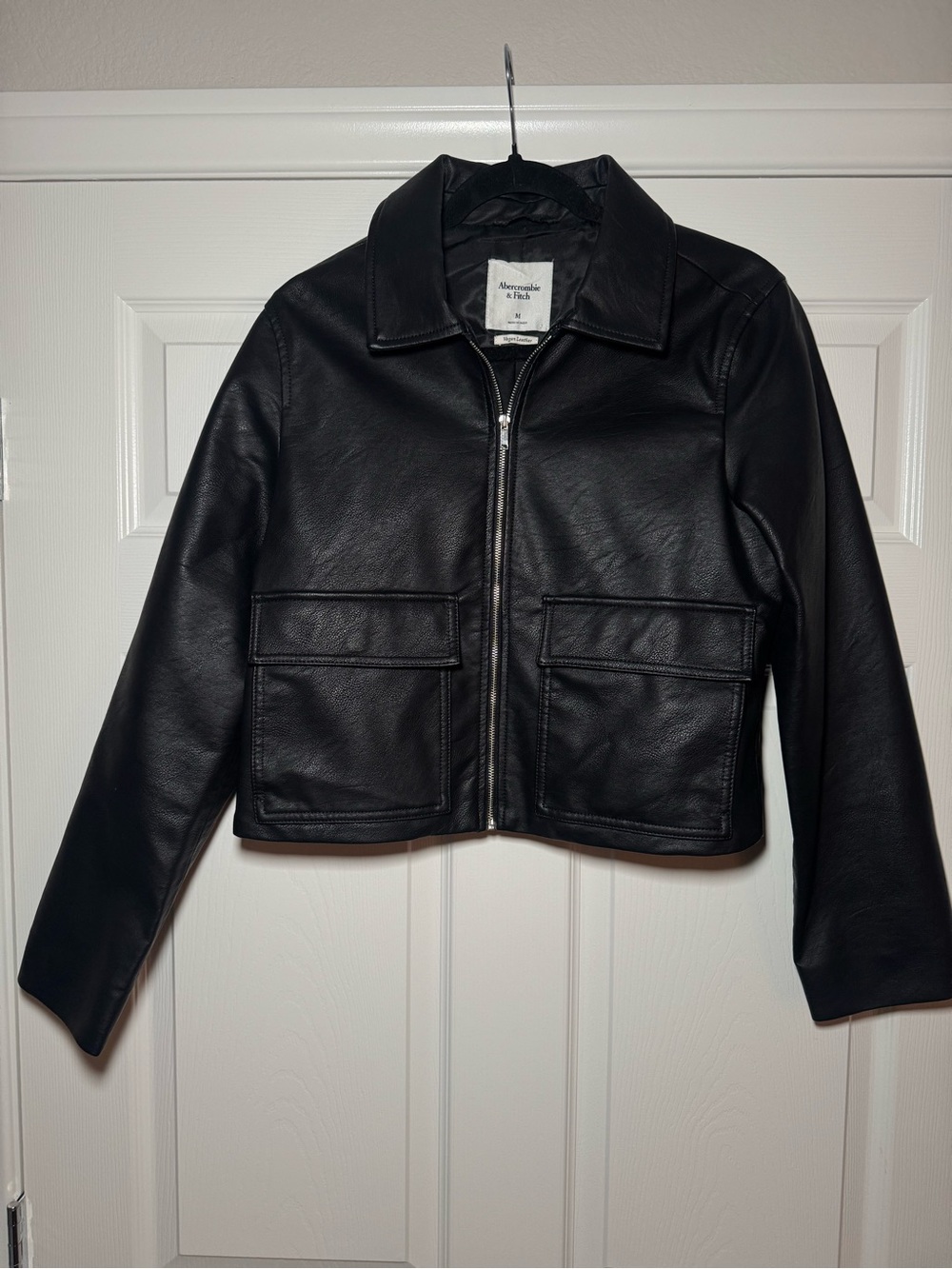NWOT Abercrombie & Fitch Short Vegan Leather Utility Jacket - Picture 4 of 7